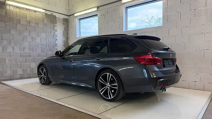BMW 3 Series 2016 photo 3