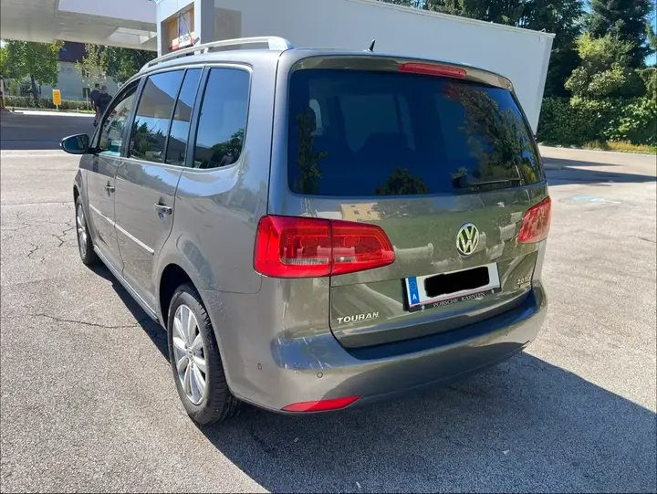 Volkswagen Touran 2014 photo 3