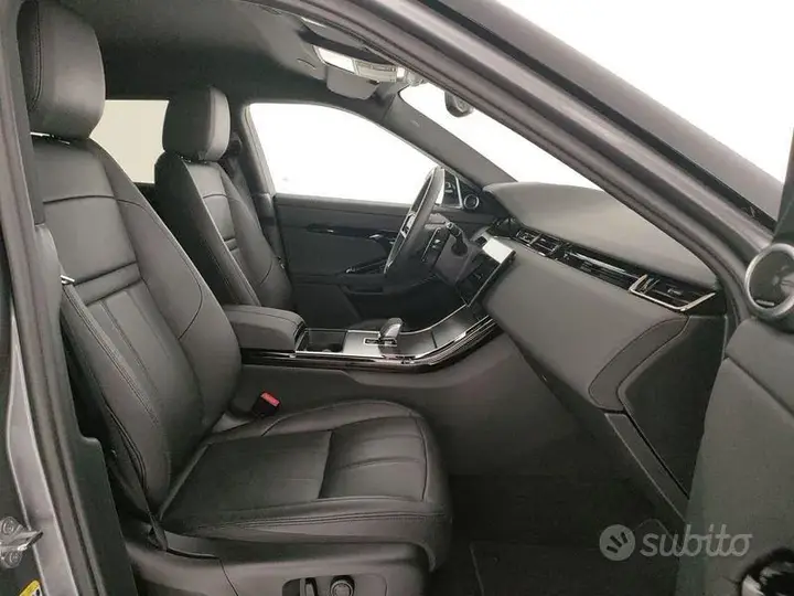 Land Rover Evoque 2024 photo 3