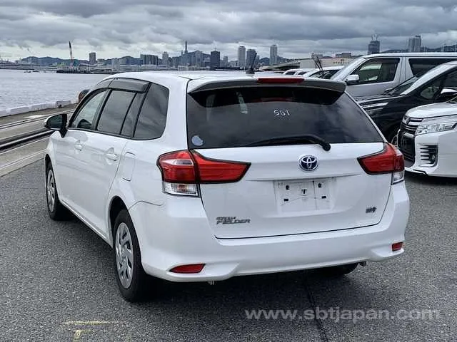 Toyota Corolla Fielder 2021 photo 3