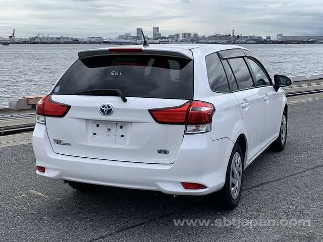 Toyota Corolla Fielder 2021 photo 4