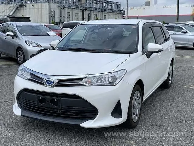 Toyota Corolla Fielder 2021 photo 2