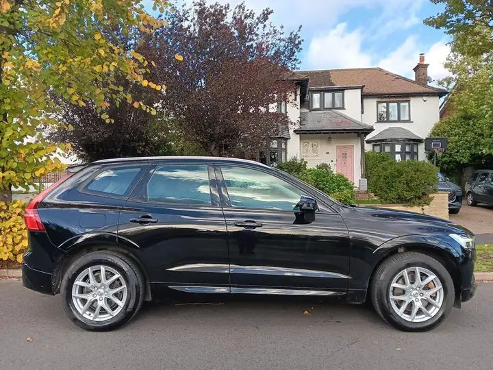 Volvo Xc60 2019 photo 2