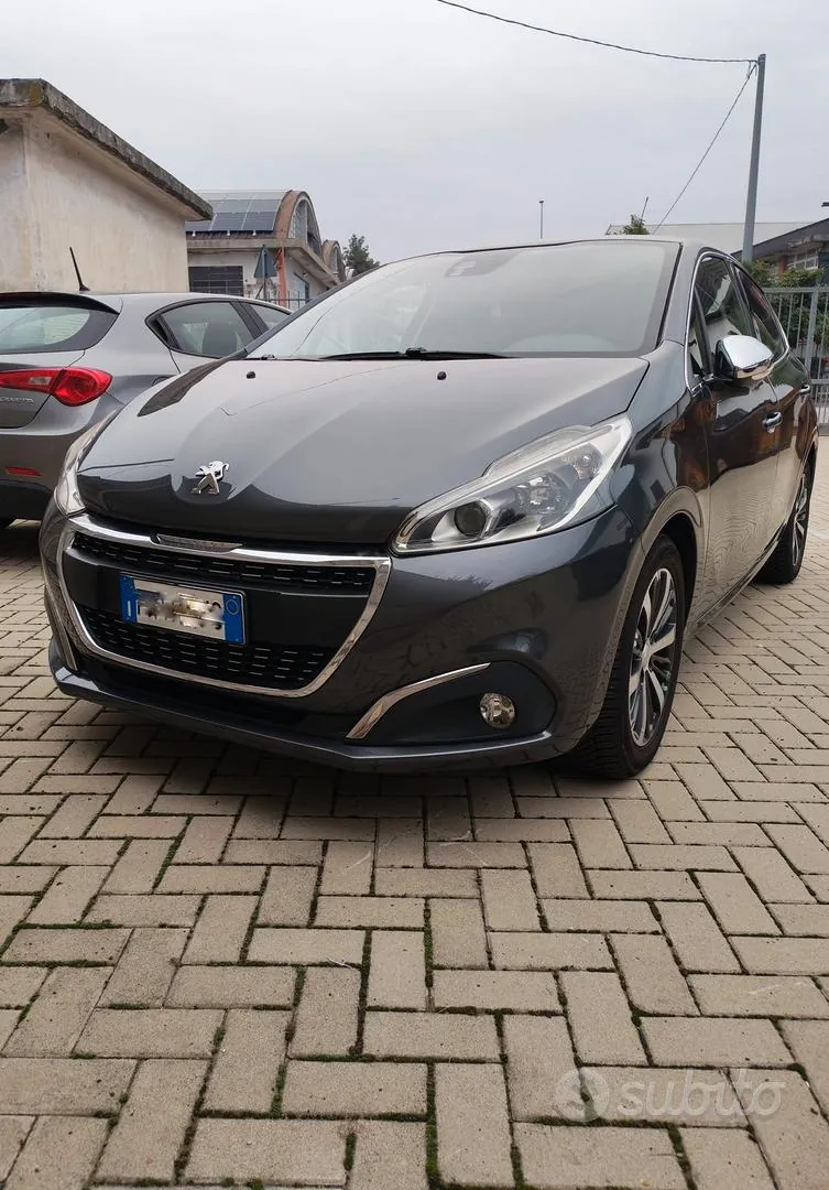 Peugeot 208 2018 photo 2