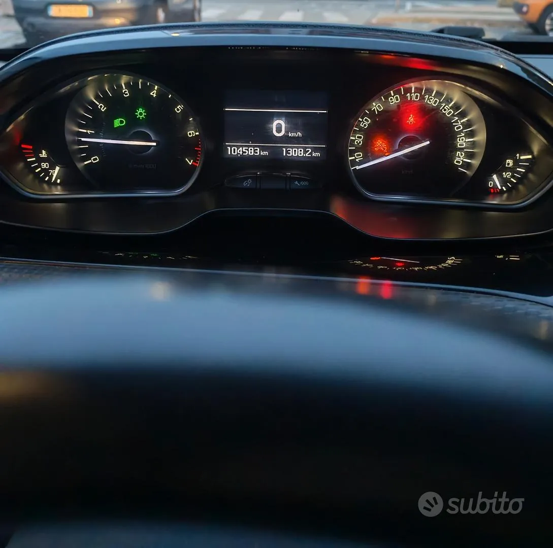 Peugeot 208 2018 photo 5