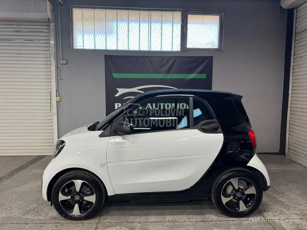 Smart Eq Fortwo 2022 photo 3