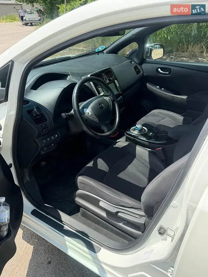 Nissan Leaf 2014 photo 3