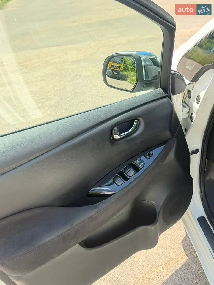 Nissan Leaf 2014 photo 4