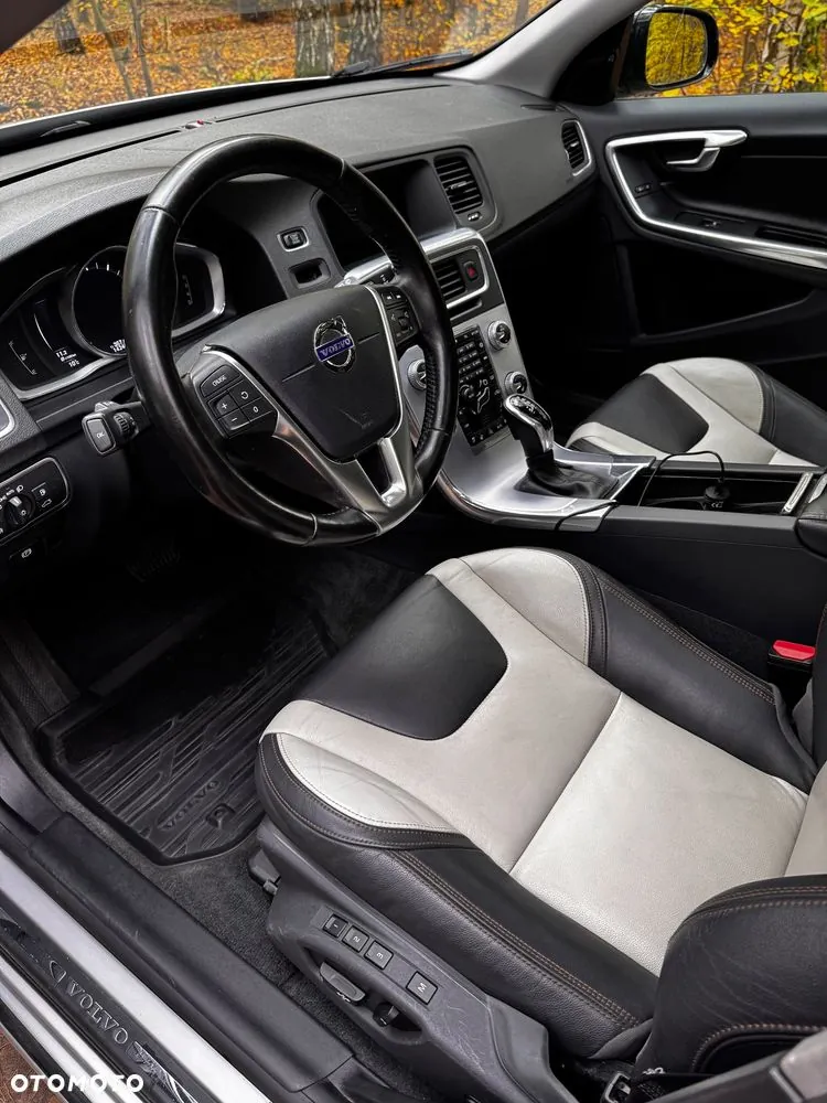 Volvo V60 Cross Country 2018 photo 5