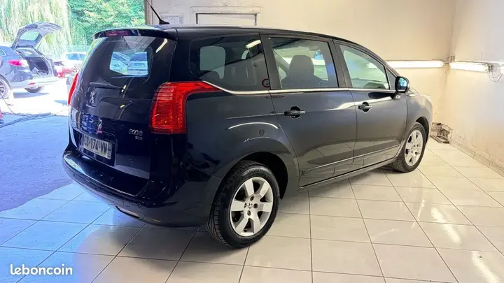 Peugeot 5008 2013 photo 4