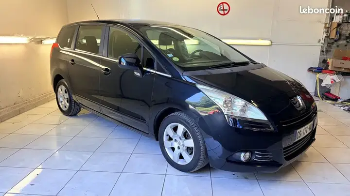 Peugeot 5008 2013 photo 2