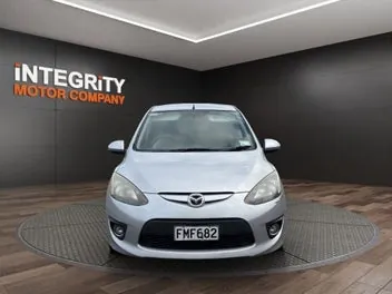 Mazda 2 2010 photo 4