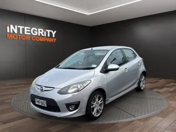 Mazda 2 2010 photo 3