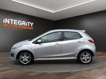 Mazda 2 2010 photo 5