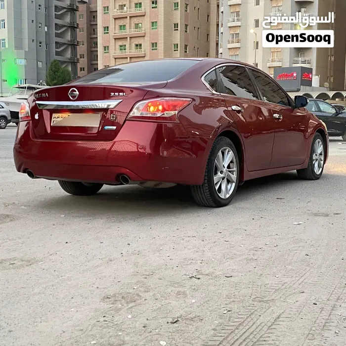 Nissan Altima 2013 photo 2
