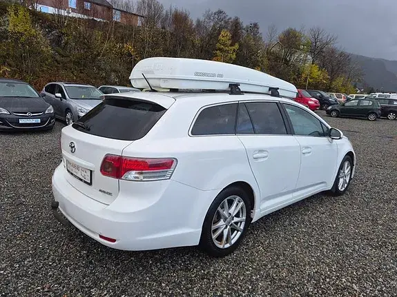 Toyota Avensis 2011 photo 5