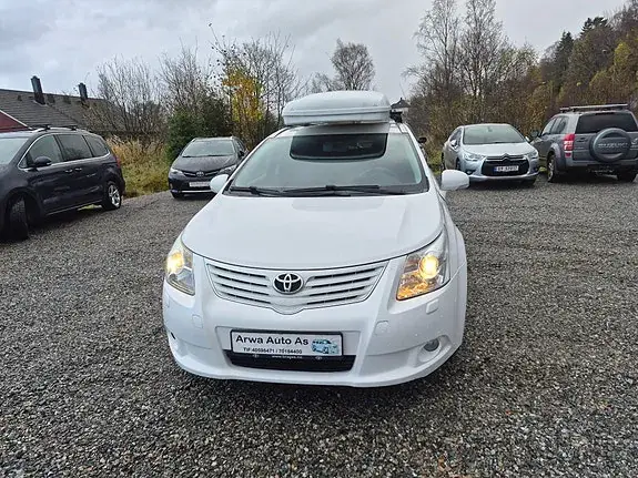 Toyota Avensis 2011 photo 2