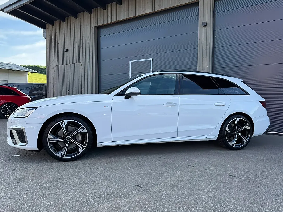Audi A4 2023 photo 3
