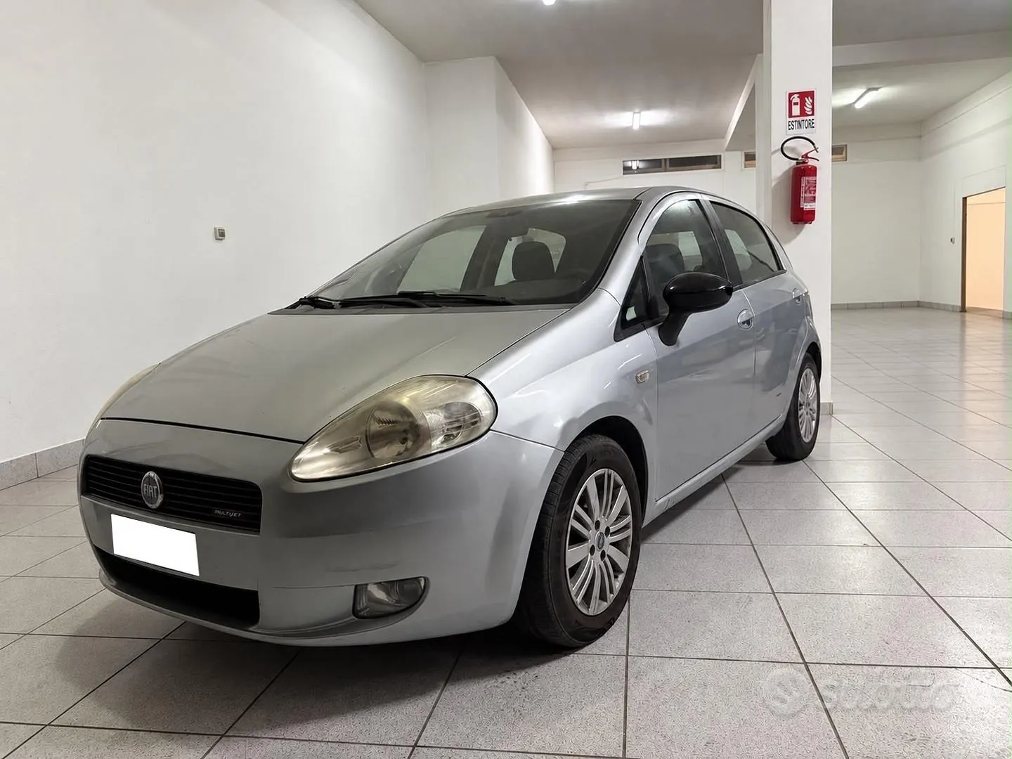 Fiat Grande Punto 2006 photo 2