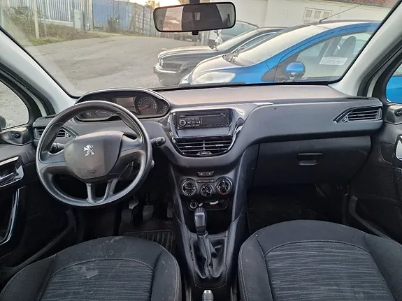 Peugeot 208 2012 photo 5