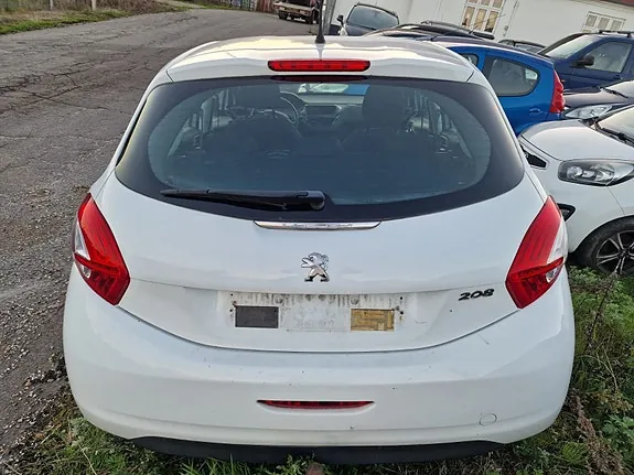 Peugeot 208 2012 photo 3