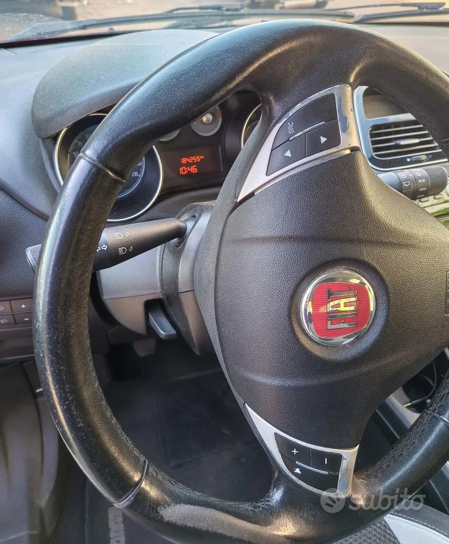Fiat Grande Punto 2012 photo 4