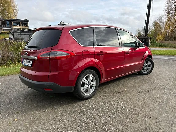 Ford S-Max 2013 photo 2