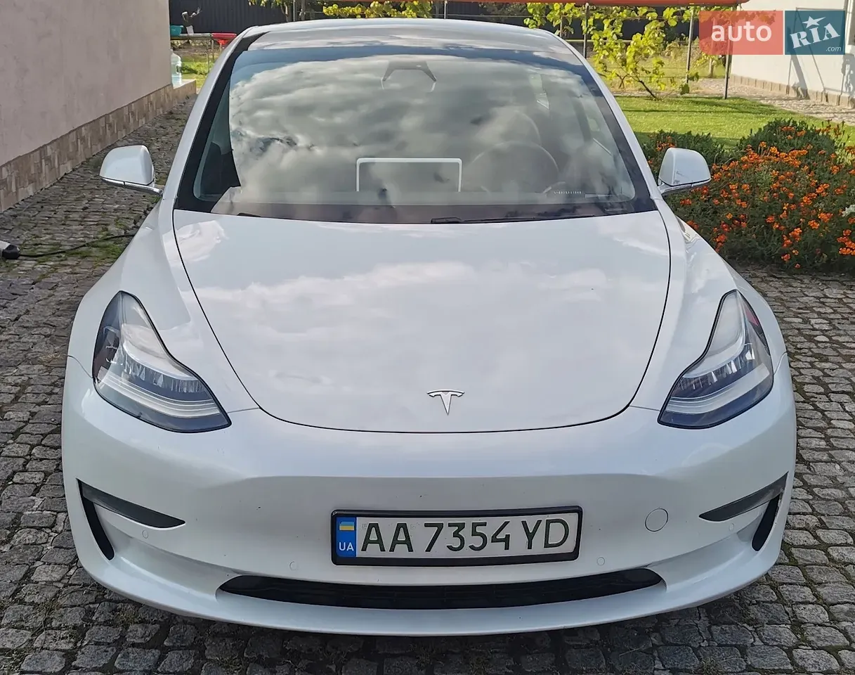 Tesla Model 3 2020 photo 3