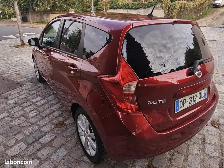 Nissan Note 2015 photo 2