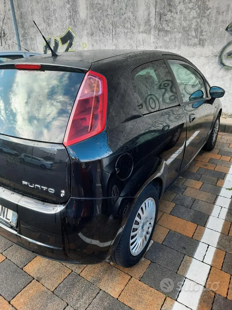 Fiat Grande Punto 2007 photo 2