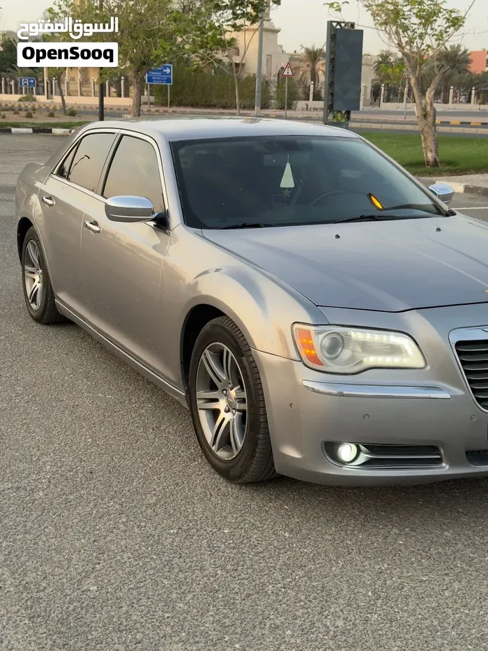 Chrysler 300 2014 photo 2