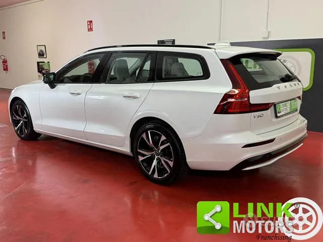 Volvo V60 2023 photo 4