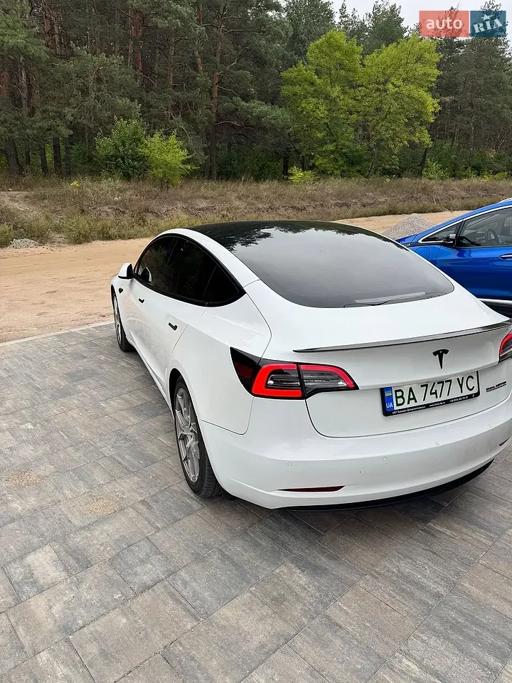 Tesla Model 3 2022 photo 3