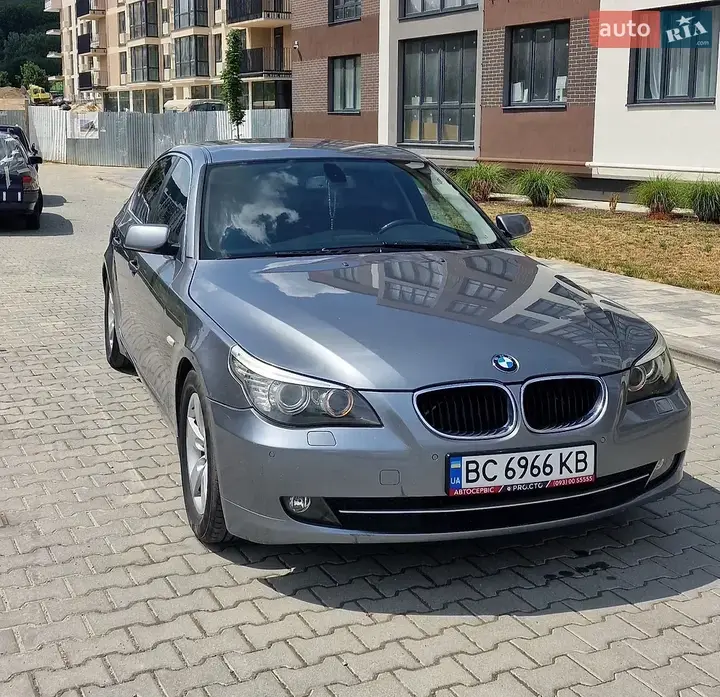 BMW 5 Series 2008 photo 2