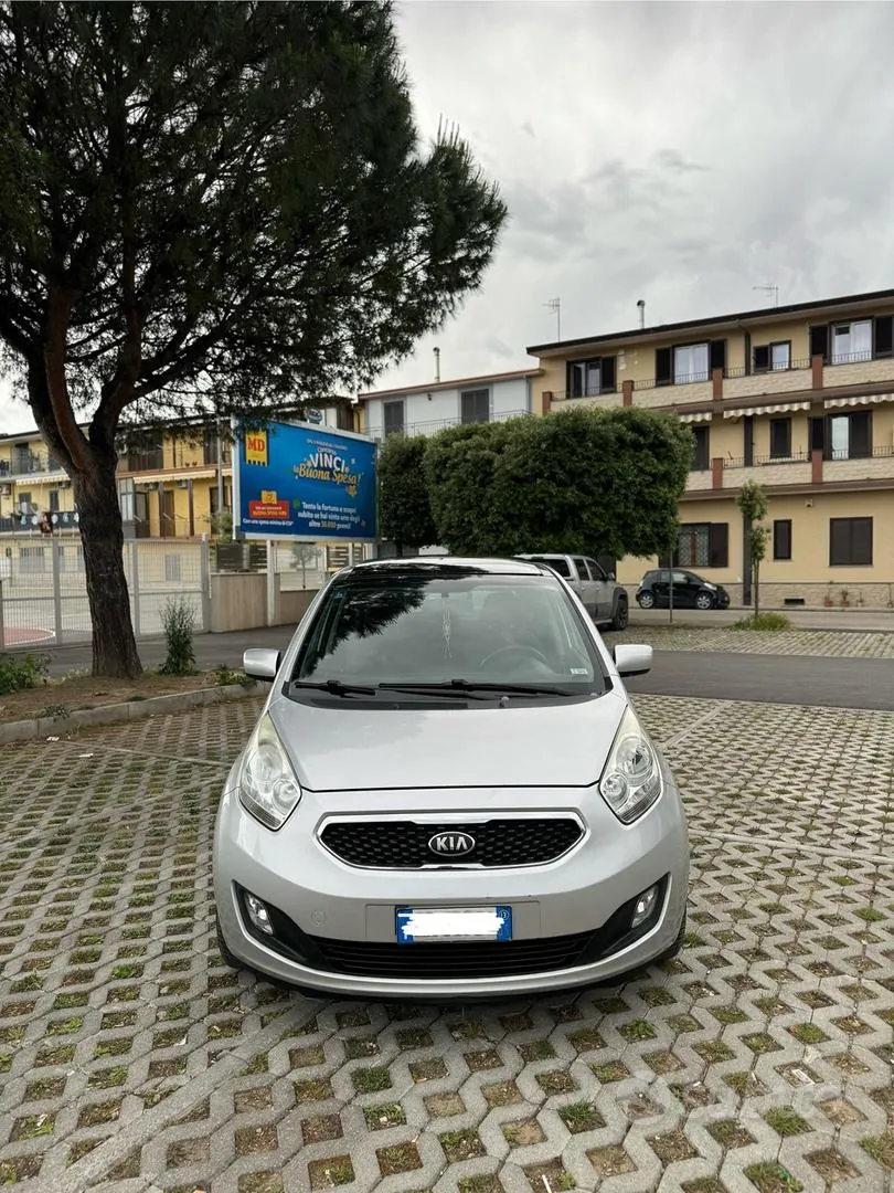 Kia Venga 2013 photo 2