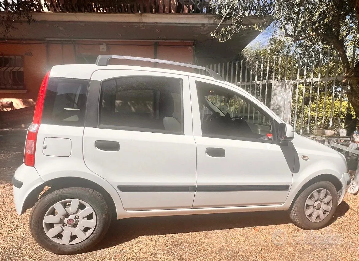 Fiat Panda 2010 photo 2