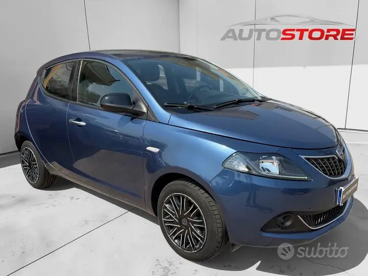 Lancia Ypsilon