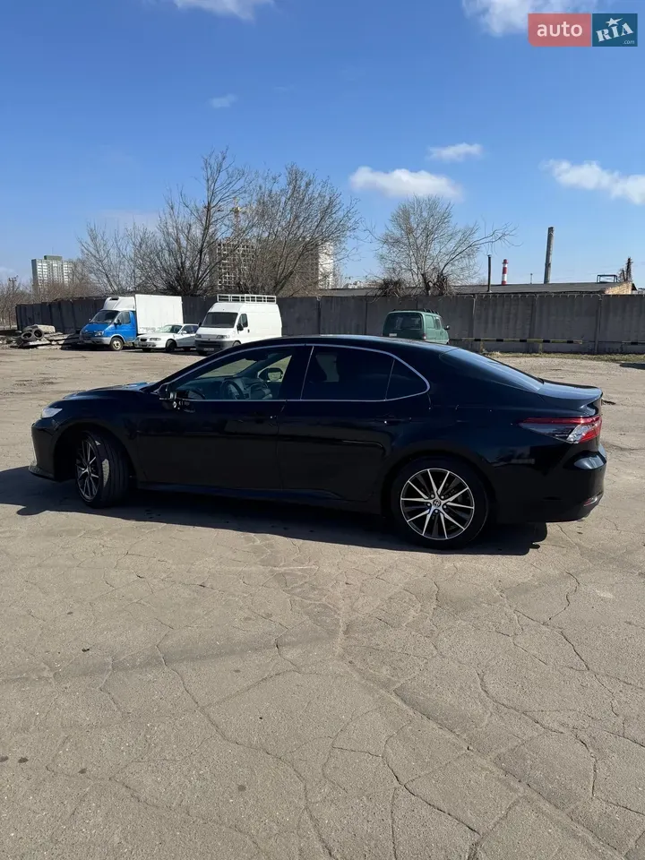 Toyota Camry 2023 photo 3