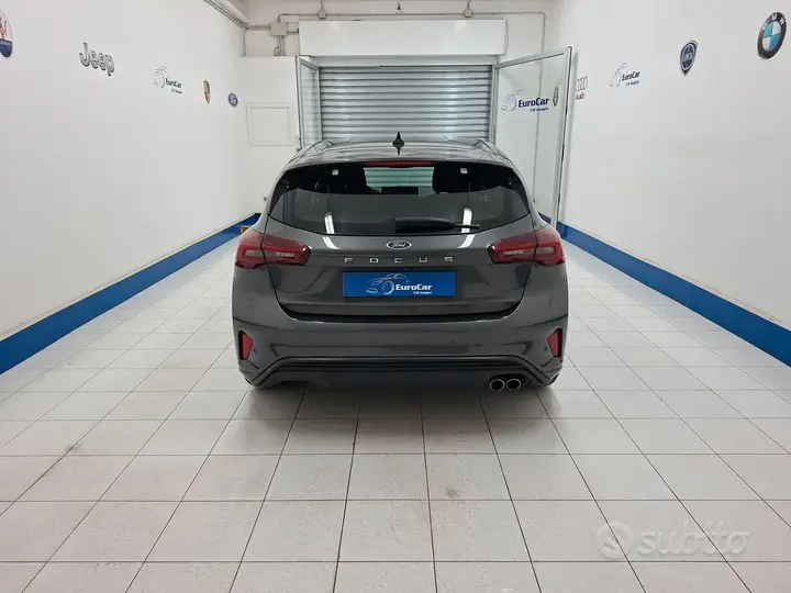 Ford Focus 2022 photo 3