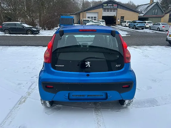 Peugeot 107 2011 photo 4