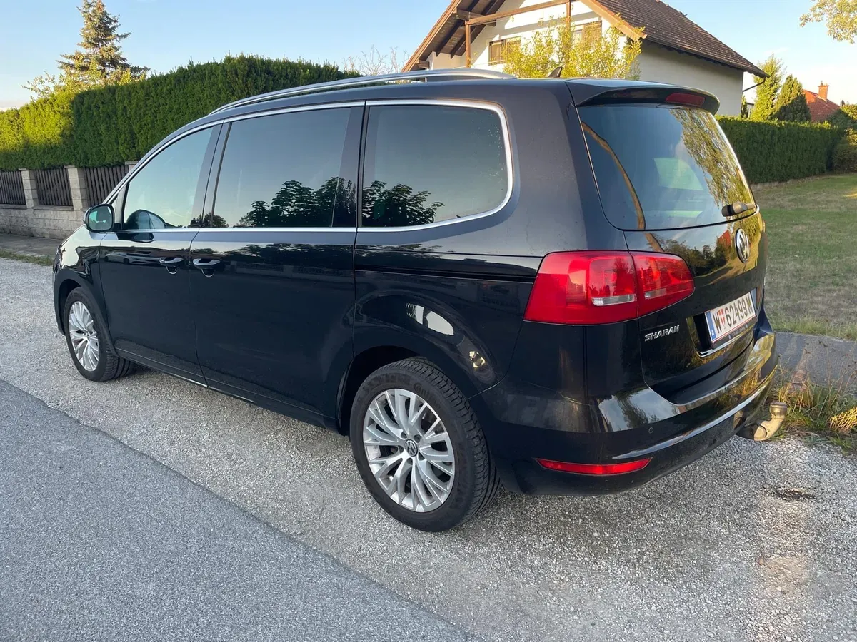 Volkswagen Sharan 2012 photo 2