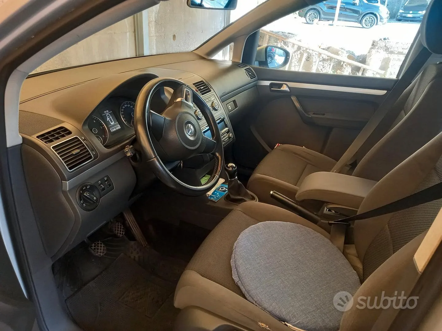 Volkswagen Touran 2013 photo 3