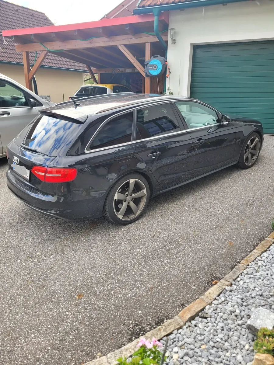 Audi A4 2012 photo 3