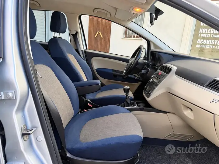Fiat Grande Punto 2009 photo 5