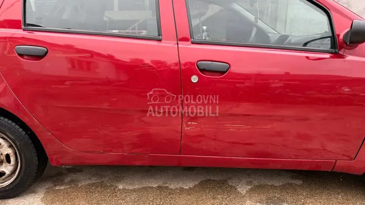 Fiat Punto 2011 photo 4