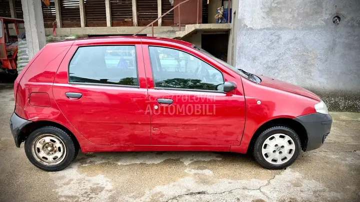 Fiat Punto 2011 photo 3