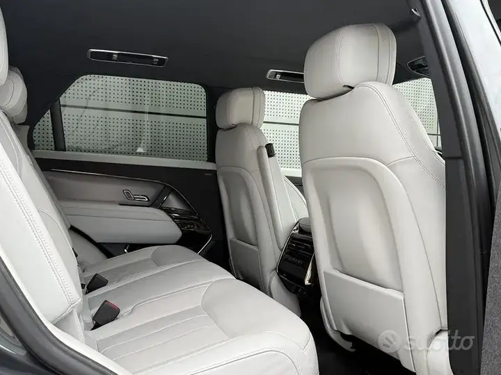Land Rover Range Rover Sport 2024 photo 5