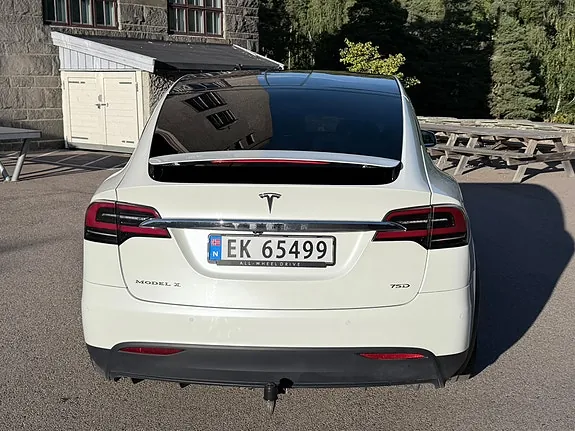 Tesla Model X 2017 photo 5