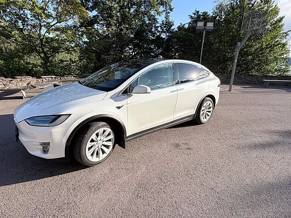 Tesla Model X 2017 photo 3