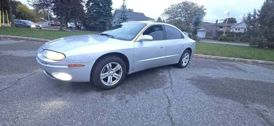 Oldsmobile Aurora